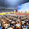 中部全國供佛齋僧大會 彰化縣立體育館湧入逾2萬人參與