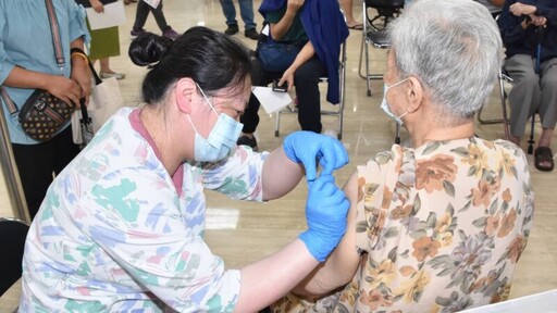 彰基便民專診守護秋冬 左流右新疫苗齊發健康安心