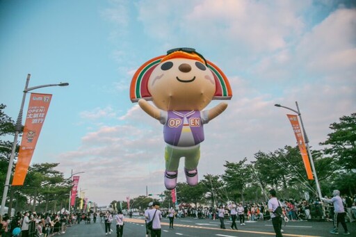 逾15萬民眾湧入 亞洲最大全台唯一 「OPEN！大氣球遊行」熱鬧展開