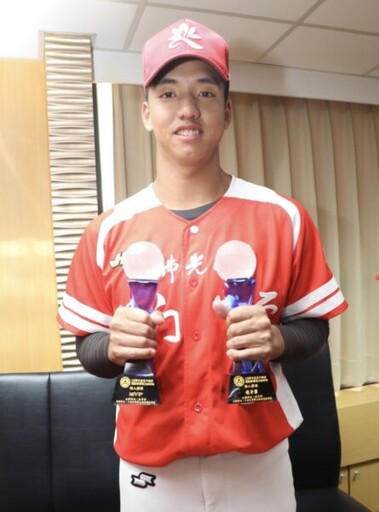 陳其邁表揚普門中學棒球隊奪高中棒運聯賽硬式鋁棒組全國賽冠軍