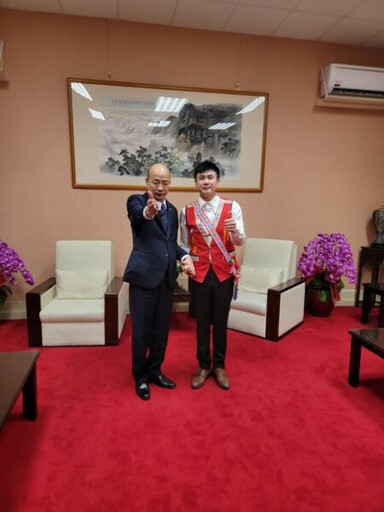 知名導演吳軍參與台中市議員補選 獲立法院院長韓國瑜支持