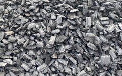 深化AI技術運用 中鋼低碳煉鐵製程研發 高爐添加低排碳原料