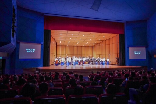 崇正【鑼鼓齊鳴慶豐收音樂會】盛大演出 《山中立夏，用坐客韻》悠揚樂聲引人入勝