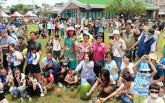 「好運龍總來」 周縣長端午立西瓜成功