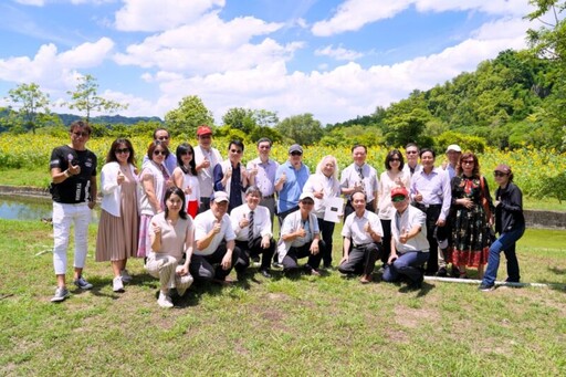 高師大燕巢校區向日葵花園開園 增添繽紛色彩