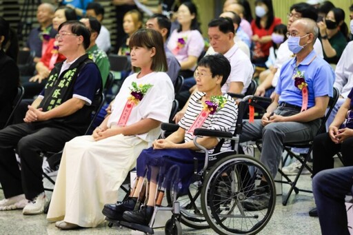 陳其邁表揚市府績優基層人員 期勉跨域學習並運用於為民服務