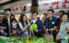 高雄龍華市場示範減塑市場 陳其邁現場發送消費券