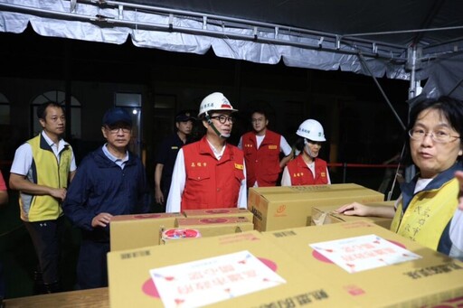 陳其邁市長指示三民區開設服務中心 發放民生物資