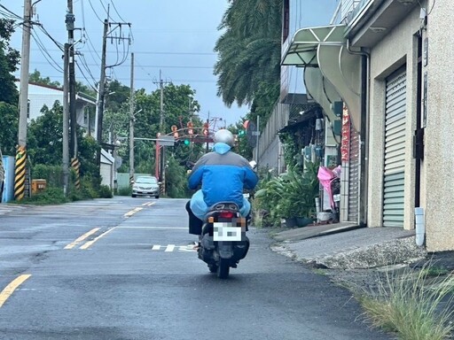 騎車訪友迷途 公園警護送老翁抵達