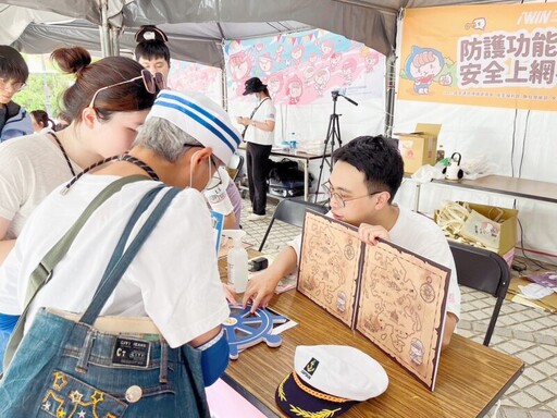 中市警婦幼隊「夏日網安總動員」宣導活動 民眾直呼好玩又有趣