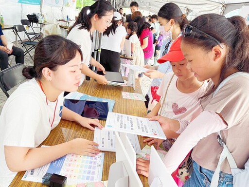 中市警婦幼隊「夏日網安總動員」宣導活動 民眾直呼好玩又有趣