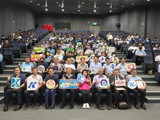 高市勞工局長江健興授旗新成立五安衛家族 期勉安全營運、健康勞動