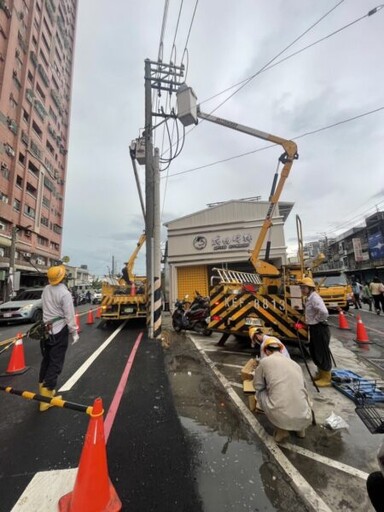 雷雨造成岡山地區線路故障 台電緊急搶修逐步復電中