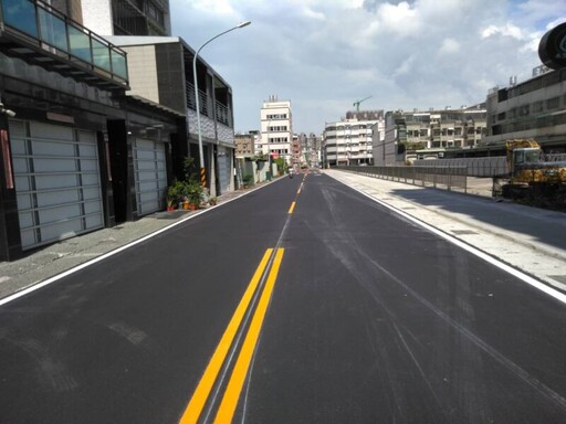 高市工務局完成鳳山區過雄街拓寬 開放通車