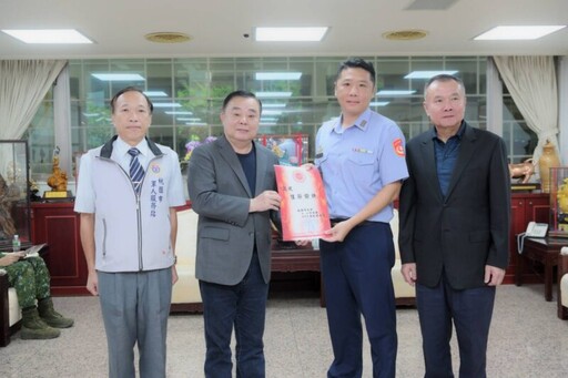 桃園市議會秋節勞軍 奕勝致贈慰勞金感謝國軍日夜守護家園