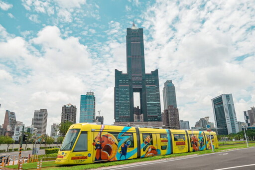 彩繪高雄輕軌列車超吸睛 高雄移動的魅力地標