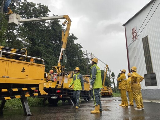 山陀兒颱風造成燕巢、大社零星事故 台電高雄區處搶修今晚復電