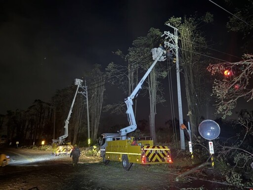 停電戶數一度高達20萬戶 高市府協助台電全力搶修 九成五已復電