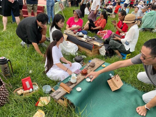 韓國瑜現身南投茶博 千人茶會共品好茶