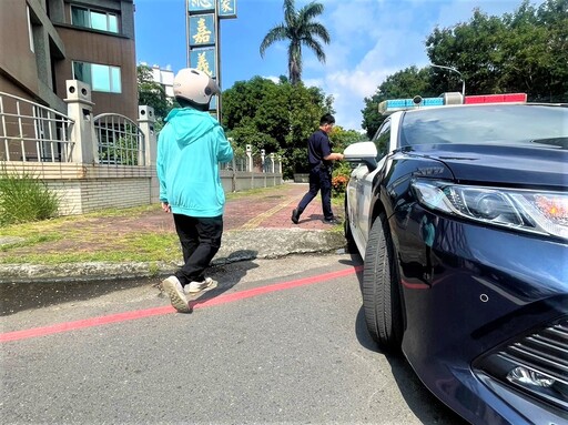 購餐忘記回家路 竹園警協助婦人返家