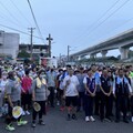 橋南里舉辦百人健行活動 邀集橋警一同宣導反詐騙 在地大咖藝人政要全到齊