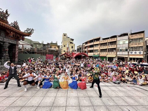 紙風車「阿猴落地掃」屏東鄉鎮巡演 散播歡樂