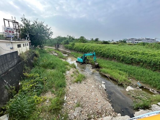 高雄大樹排水、湖底排水及大坑排水加強清淤 確保流域排水安全