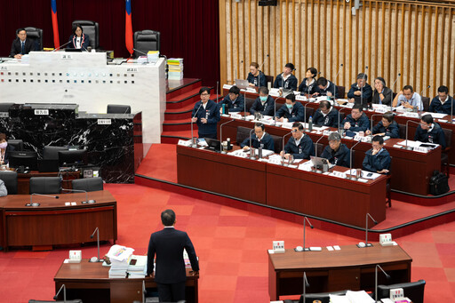 議員質詢關心大林蒲遷村 陳其邁：盡力爭取更好條件照顧鄉親保障居民權益