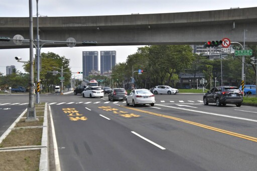 高市德民路分隔島縮減 路型調整行車不卡卡