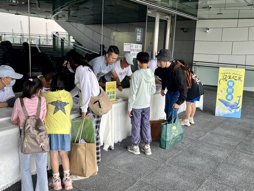 充分展現海港魅力 高雄港務分公司舉辦『彩繪高雄港-我的藝術旅程』寫生比賽