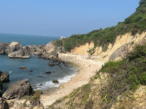 壽山西海岸廢棄碉堡遭塗鴉 自管處盼民眾勿違法