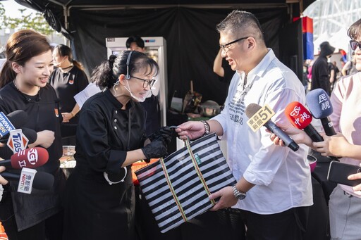 下酒祭首與韓國觀光公社合作掀韓風 學餐名家李美英示範料理湧現排隊人龍