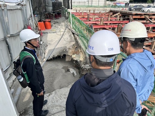 建案造成左營人行道下陷，高市建管處啓動危機管控處理