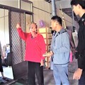 失智翁忘記回家路 北興警關心護送返家