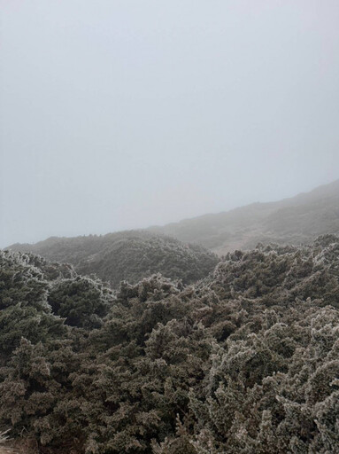 白淞點玉山 上山注意保暖與登山安全