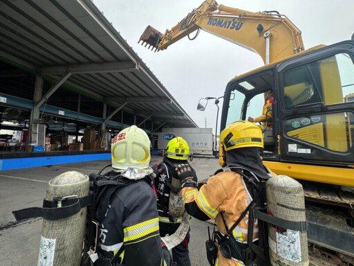 高雄市義消觀音營建、仁武分隊聯合火警演練