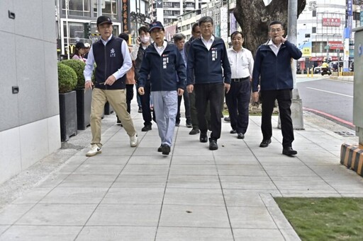 高雄輕軌大順路人行道改善全段完工 林欽榮率工務團隊驗收成果