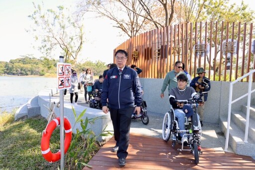 虎頭埤「虎埤泛月」落成 黃偉哲開箱露營水岸新亮點