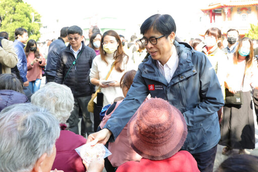 陳其邁至阿蓮、田寮發送蛇年開運小紅包 現場氣氛熱鬧又溫馨