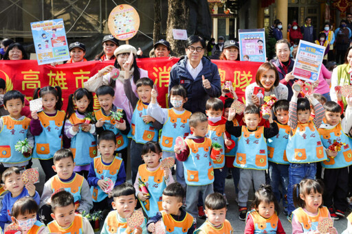 陳其邁至阿蓮、田寮發送蛇年開運小紅包 現場氣氛熱鬧又溫馨