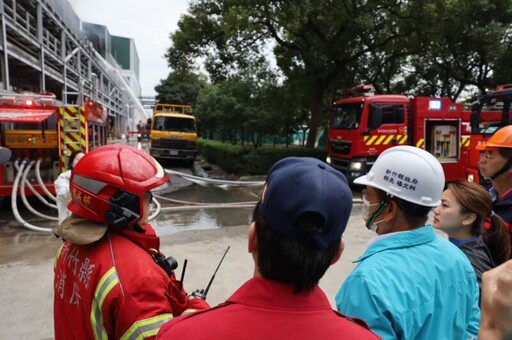 遠東化纖廠火警2死19傷 竹縣環保局提醒下風處民眾留意