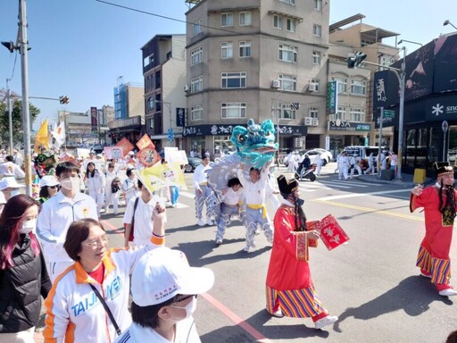 太極門竹北道館「祥龍賜福-傳愛寰宇」踩街送祝福熱鬧登場