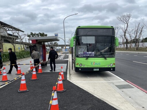 週六燈會開園兩小時湧30萬人次 接駁備援車就位待命