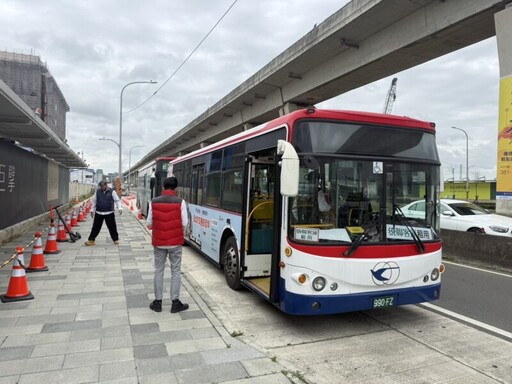 週六燈會開園兩小時湧30萬人次 接駁備援車就位待命