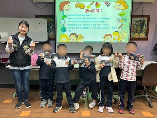 預防妨害性自主案件 中市警婦幼隊教孩「身體紅綠燈」