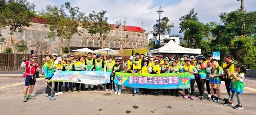 視障車友也能騎車遊高雄觀光圈 茂管處領騎服務有愛無礙