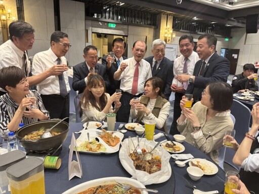 高雄市商業會會員代表大會 劉憲同眾望所歸，蟬聯理事長