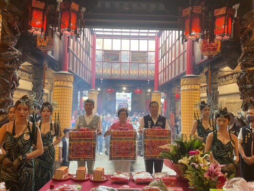 新竹內天后宮慶祝天上聖母聖誕 邱臣遠參香祈福