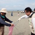 黃偉哲出席南都汽車淨灘活動 號召全民守護海洋、珍愛台灣