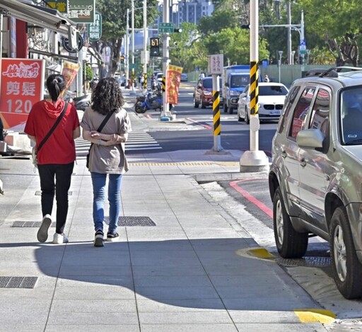 高雄左營大路（圓環至埤子頭路）人行環境改造完成 舊城風景更清新